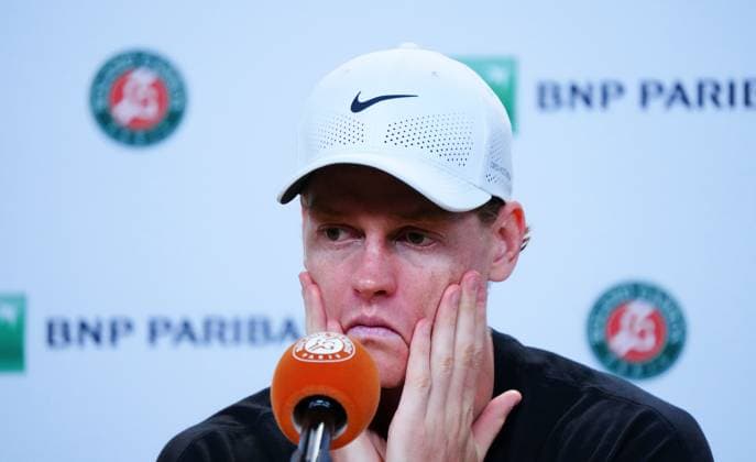 Jannik Sinner in his press conference, PK, Pressekonferenz after his second round loss French Open Tennis, Day Five, Tennis, Roland Garros, Paris, France - 28 May 2026Paris Roland Garros France EDITORIAL USE ONLY No use with unauthorised audio, video, data, fixture lists, club league logos or live services. Online in-match use limited to 120 images, no video emulation. No use in betting, games or single club league player publications.  Copyright: xJavierxGarcia Shutterstockx 16898263af