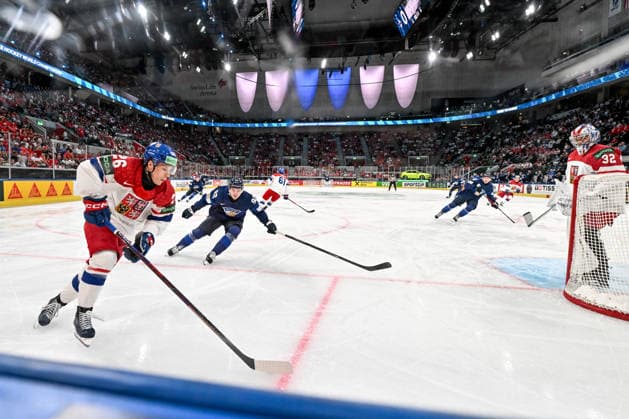 ZURICH, SWITZERLAND - MAY 28: Jiri Tichacek of Czechia in action chased by Lenni Hameenaho of Finland during the 2026 IIHF Ice hockey, Eishockey World Championship, WM, Weltmeisterschaft Switzerland game between Finland and Czechia at Swiss Life Arena on May 28, 2026 in Zurich, Zurich. Zurich Swiss Life Arena Zurich Switzerland Copyright: xJustPictures.ch AndreaxBrancax jp-en-EuSpIm-JP7_ANB_FinCze_28052026_4137