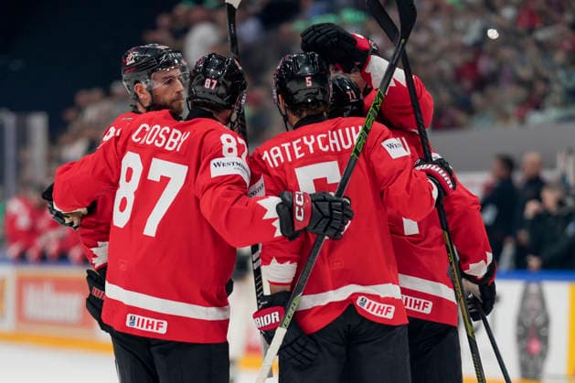 FRIBOURG, SWITZERLAND - MAY 28: Team Canada celebrates first goal of the game during the 2026 IIHF Ice hockey, Eishockey World Championship, WM, Weltmeisterschaft Switzerland game between Canada and USA at BCF Arena on May 28, 2026 in Fribourg, Fribourg. Fribourg BCF Arena Fribourg Switzerland Copyright: xJustPictures.ch JarixPestelaccix jp-en-EuSpIm-JP6_JAR_Canada_USA_28May2026_00065