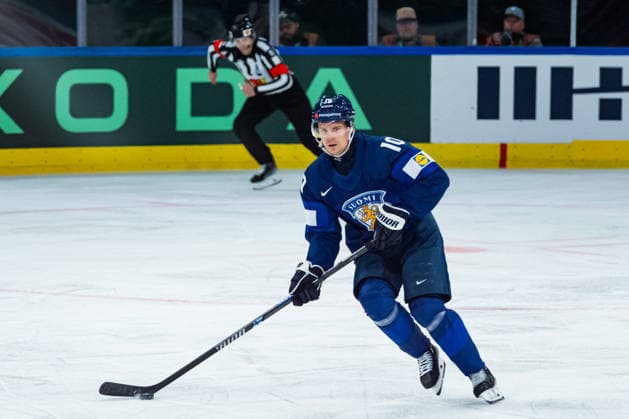 ZURICH, SWITZERLAND - MAY 28: Henri Jokiharju (Finland, 10) during build-up play during the Quarter Finals - Match 57 between Finland and Czechia at the IIHF Ice hockey, Eishockey World Championship, WM, Weltmeisterschaft 2026, Swiss Life Arena on May 28, 2026 in Zurich, Switzerland. Zurich Switzerland Copyright: xTimoxSteinx
