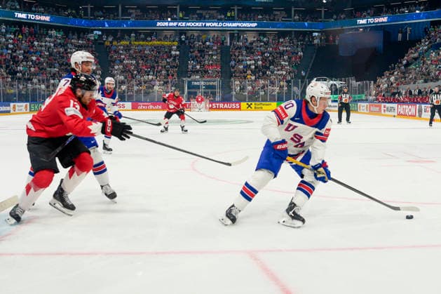 FRIBOURG, SWITZERLAND - MAY 28: James Hagens of United States R) in action during the 2026 IIHF Ice hockey, Eishockey World Championship, WM, Weltmeisterschaft Switzerland game between Canada and USA at BCF Arena on May 28, 2026 in Fribourg, Fribourg. Fribourg BCF Arena Fribourg Switzerland Copyright: xJustPictures.ch JarixPestelaccix jp-en-EuSpIm-JP6_JAR_Canada_USA_28May2026_00050