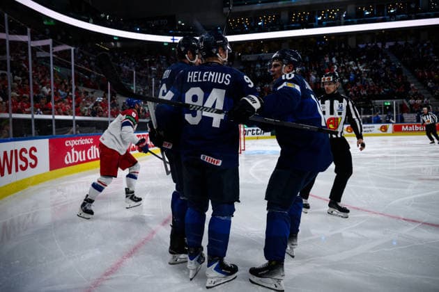 260528 Konsta Helenius and Henri Jokiharju of Finland during the 2026 IIHF Ice hockey, Eishockey World Championship, WM, Weltmeisterschaft quarterfinal match between Finland and Czech Republic on May 28, 2026 in Zürich. Photo: Jesper Zerman BILDBYRAN kod JZ JZ0735 ishockey ice hockey ishockey-vm 2026 vm 2026 iihf world championship finland tjeckien czech republic bbeng finland Copyright: JESPERxZERMAN BB260528JZ060