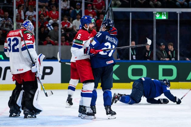 260528 Michal Kempny of Czech Republic and Patrik Puistola of Finland during the 2026 IIHF Ice hockey, Eishockey World Championship, WM, Weltmeisterschaft quarterfinal match between Finland and Czech Republic on May 28, 2026 in Zürich. Photo: Jesper Zerman BILDBYRAN kod JZ JZ0735 ishockey ice hockey ishockey-vm 2026 vm 2026 iihf world championship finland tjeckien czech republic bbeng finland Copyright: JESPERxZERMAN BB260528JZ061