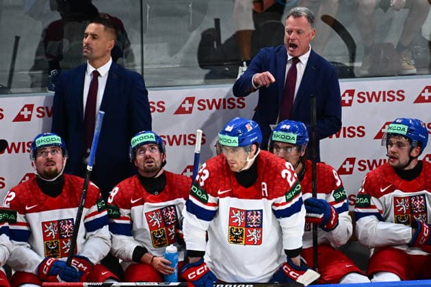 From left assistant Tomas Plekanec and Czech national hockey team coach Radim Rulik during the quarterfinal match Finland vs Czech Republic at the 2026 IIHF Ice hockey, Eishockey World Championship, WM, Weltmeisterschaft on May 28, 2026, Zurich, Switzerland. (CTKxPhoto RadekxPetrasek) CTKPhotoP2026052807101  CTKPhotoP2026052807101