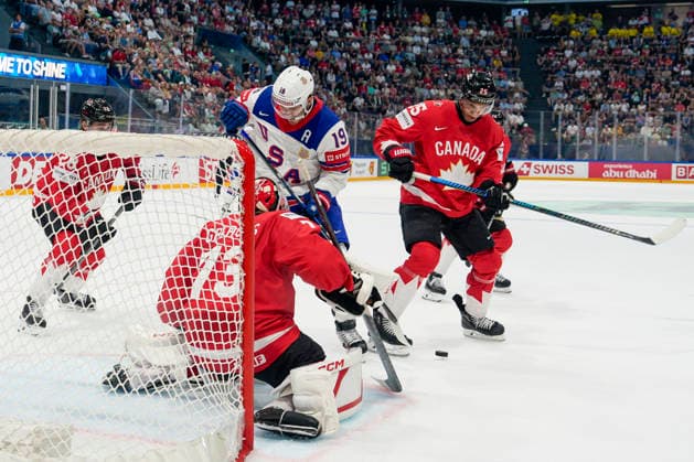 FRIBOURG, SWITZERLAND - MAY 28: Matthew Tkachuk of United States against goalkeeper Jet Greaves of Canada and Darnell Nurse of Canada into the slot during the 2026 IIHF Ice hockey, Eishockey World Championship, WM, Weltmeisterschaft Switzerland game between Canada and USA at BCF Arena on May 28, 2026 in Fribourg, Fribourg. Fribourg BCF Arena Fribourg Switzerland Copyright: xJustPictures.ch JarixPestelaccix jp-en-EuSpIm-JP6_JAR_Canada_USA_28May2026_00167