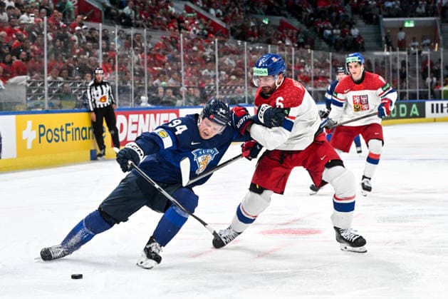 ZURICH, SWITZERLAND - MAY 28: Konsta Helenius of Finland L) protects the puck from Michal Kempny of Czechia R) during the 2026 IIHF Ice hockey, Eishockey World Championship, WM, Weltmeisterschaft Switzerland game between Finland and Czechia at Swiss Life Arena on May 28, 2026 in Zurich, Zurich. Zurich Swiss Life Arena Zurich Switzerland Copyright: xJustPictures.ch AndreaxBrancax jp-en-EuSpIm-JP7_ANB_FinCze_28052026_1118