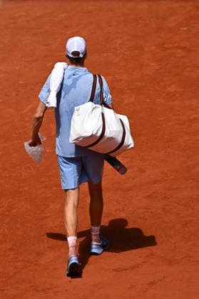 French Open - Jannik Sinner out In Second Round Jannik Sinner (ITA) during his second round match at the 2026 Roland-Garros tournament in Paris, FRANCE, on May 28, 2026. Photo by Corinne Dubreuil ABACAPRESS.COM Paris France  Copyright: xDubreuilxCorinne ABACAx
