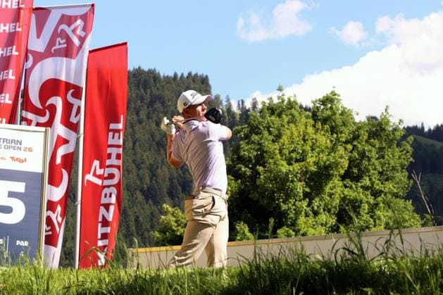 KITZBUEHEL, AUSTRIA - MAY 28: Player shoot with a nice Kitzbuehel Backdrop at the Austrian Alpine Open presented by Kitzbuehel Tirol, DP World TOUR, Round 1 on May 28, 2026 in Kitzbuehel, Austria.DP World Tour Austrian Alpine Open, Kitzbuehel, 28.05.2026 Tirol Austria Copyright: xPhotographer:xNilsxKoepkex