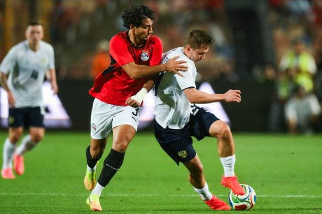 Russia Soccer Friendly Egypt - Russia 9175716 28.05.2026 Egypt s Mohamed Hany and Russia s Ivan Oblyakov struggle for a ball during the friendly soccer match between Egypt and Russia at Cairo International Stadium in Cairo, Egypt. Grigory Sysoev Sputnik Cairo Egypt  Copyright: xGrigoryxSysoevx