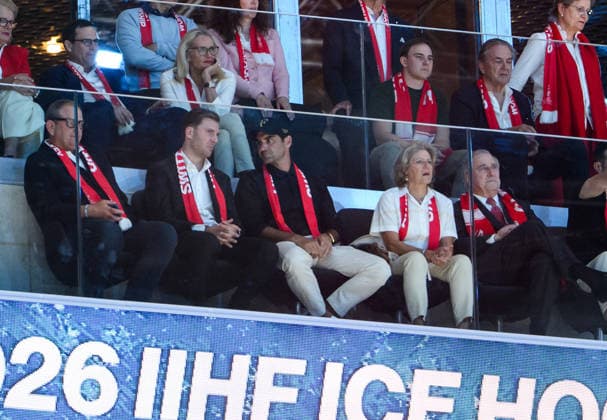 260528 Swiss tennis player Roger Federer in the stand during the 2026 IIHF Ice hockey, Eishockey World Championship, WM, Weltmeisterschaft quarterfinal match between Switzerland and Sweden on May 28, 2026 in Zürich. Photo: Jesper Zerman BILDBYRAN kod JZ JZ0733 ishockey ice hockey ishockey-vm 2026 vm 2026 iihf world championship kvartsfinal quarterfinal quarterfinals switzerland schweiz sverige sweden bbeng Copyright: JESPERxZERMAN BB260528JZ120