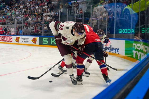 FRIBOURG, SWITZERLAND - MAY 28: Eduards Tralmaks of Latvia L) against Stian Solberg of Norway R) during the 2026 IIHF Ice hockey, Eishockey World Championship, WM, Weltmeisterschaft Switzerland game between Norway and Latvia at BCF Arena on May 28, 2026 in Fribourg, Fribourg. Fribourg BCF Arena Fribourg Switzerland Copyright: xJustPictures.ch JarixPestelaccix jp-en-EuSpIm-JP6_JAR_Norway_Latvia_28May2026_00020