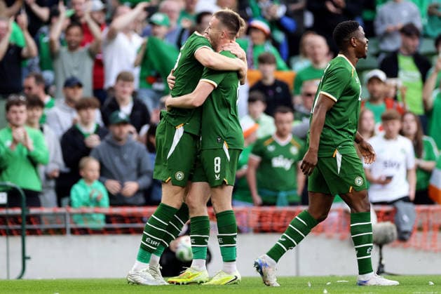 International Friendly, Länderspiel, Nationalmannschaft Aviva Stadium, Dublin 28 5 2026 Republic of Ireland vs Qatar Ireland s Nathan Collins celebrates scoring a goal with Jack Moylan Nathan Collins celebrates scoring a goal with Jack Moylan 28 5 2026  Copyright: x INPHO LaszloxGeczox LG_28-05-2026_009180