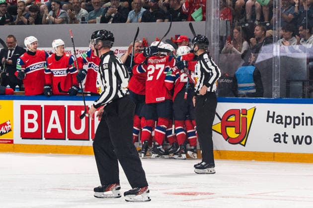 FRIBOURG, FRIBOURG - MAY 28: Tinus Luc Koblar of Norway celebrates with teammates after scoring the opening goal during the 2026 IIHF World Championship, WM, Weltmeisterschaft match between Norway and Latvia at BCF Arena on May 28, 2026 in Fribourg, Fribourg, Switzerland.  Copyright: xLivioxBaeriswylx xSPPx Sportspressphoto_SPR156339