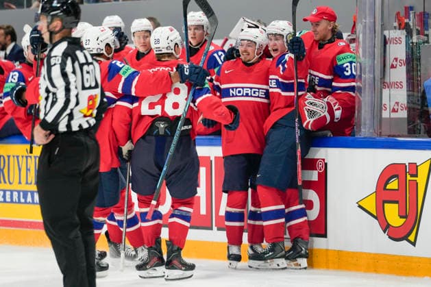 FRIBOURG, SWITZERLAND - MAY 28: Norway celebrates their 1-0 during the 2026 IIHF Ice hockey, Eishockey World Championship, WM, Weltmeisterschaft Switzerland game between Norway and Latvia at BCF Arena on May 28, 2026 in Fribourg, Fribourg. Fribourg BCF Arena Fribourg Switzerland Copyright: xJustPictures.ch JarixPestelaccix jp-en-EuSpIm-JP6_JAR_Norway_Latvia_28May2026_00057