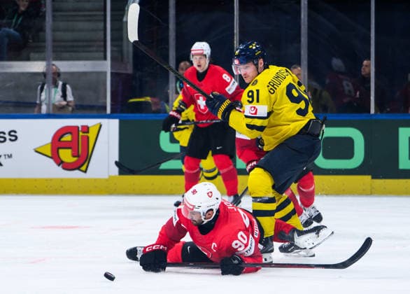 260528 Roman Josi of Switzerland and Carl Grundström of Sweden during the 2026 IIHF Ice hockey, Eishockey World Championship, WM, Weltmeisterschaft quarterfinal match between Switzerland and Sweden on May 28, 2026 in Zürich. Photo: Jesper Zerman BILDBYRAN kod JZ JZ0733 ishockey ice hockey ishockey-vm 2026 vm 2026 iihf world championship kvartsfinal quarterfinal quarterfinals switzerland schweiz sverige sweden bbeng Copyright: JESPERxZERMAN BB260528JZ129