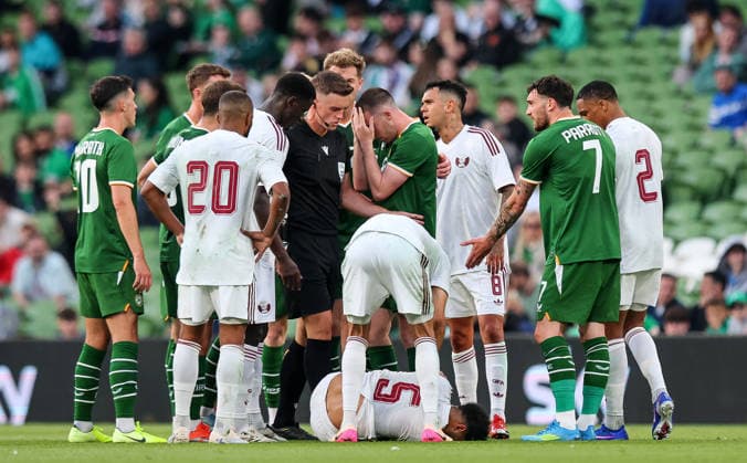 International Friendly, Länderspiel, Nationalmannschaft Aviva Stadium, Dublin 28 5 2026 Republic of Ireland vs Qatar Ireland s Jack Moylan reacts after being shown a red card by referee Jamie Robinson Jack Moylan reacts after being shown a red card by referee Jamie Robinson 28 5 2026  Copyright: x INPHO RyanxByrnex RB1_8097