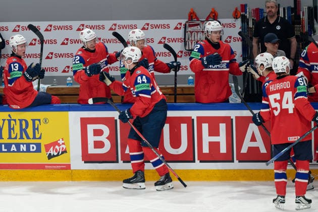 Fribourg, Switzerland - May 28 : Tinus Luc Koblar of Norway celebrates after scoring his team s first goal with teammates during the 2026 IIHF Ice hockey, Eishockey World Championship, WM, Weltmeisterschaft Switzerland Quarter Final match between Norway and Latvia at BCF Arena on May 28 , 2026 in Fribourg, Switzerland.  Copyright: xGiuseppexVelletrix Sportspressphoto_SPR156353