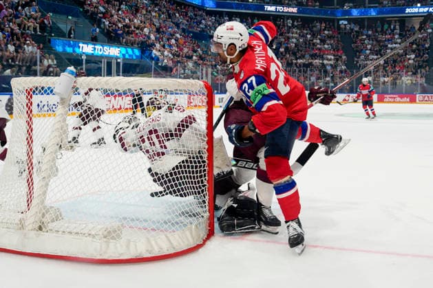 FRIBOURG, SWITZERLAND - MAY 28: Andreas Martinsen of Norway falling over goalkeeper Kristers Gudlevskis of Latvia during the 2026 IIHF Ice hockey, Eishockey World Championship, WM, Weltmeisterschaft Switzerland game between Norway and Latvia at BCF Arena on May 28, 2026 in Fribourg, Fribourg. Fribourg BCF Arena Fribourg Switzerland Copyright: xJustPictures.ch JarixPestelaccix jp-en-EuSpIm-JP6_JAR_Norway_Latvia_28May2026_00073