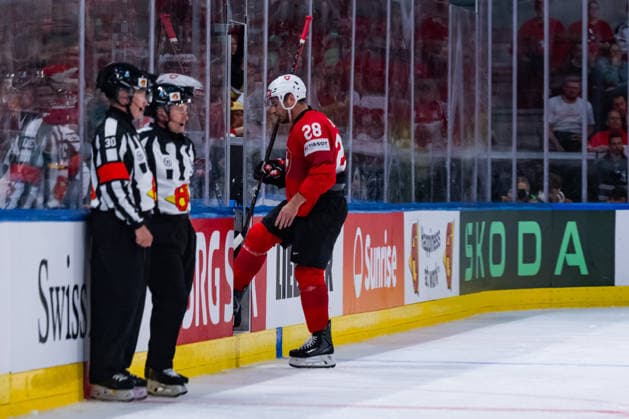 ZURICH, SWITZERLAND - MAY 28: Timo Meier (Switzerland, 28) receives a penalty for Cross-checking during the Quarter Finals - Match 59 between Switzerland and Sweden at the IIHF Ice hockey, Eishockey World Championship, WM, Weltmeisterschaft 2026, Swiss Life Arena on May 28, 2026 in Zurich, Switzerland. Zurich Switzerland Copyright: xTimoxSteinx