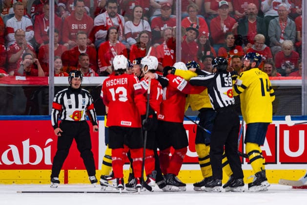 ZURICH, SWITZERLAND - MAY 28: Roughing next to the Swiss goal during the Quarter Finals - Match 59 between Switzerland and Sweden at the IIHF Ice hockey, Eishockey World Championship, WM, Weltmeisterschaft 2026, Swiss Life Arena on May 28, 2026 in Zurich, Switzerland. Zurich Switzerland Copyright: xTimoxSteinx