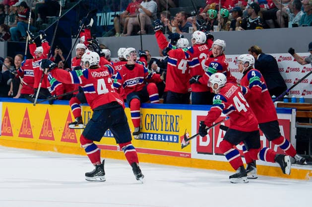 FRIBOURG, SWITZERLAND - MAY 28: Norway clinch their spot for the semifinal during the 2026 IIHF Ice hockey, Eishockey World Championship, WM, Weltmeisterschaft Switzerland game between Norway and Latvia at BCF Arena on May 28, 2026 in Fribourg, Fribourg. Fribourg BCF Arena Fribourg Switzerland Copyright: xJustPictures.ch JarixPestelaccix jp-en-EuSpIm-JP6_JAR_Norway_Latvia_28May2026_00148
