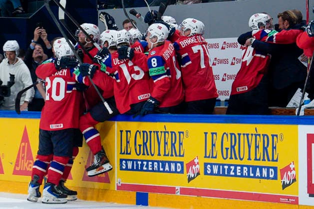 FRIBOURG, SWITZERLAND - MAY 28: Norway clinch their spot for the semifinal during the 2026 IIHF Ice hockey, Eishockey World Championship, WM, Weltmeisterschaft Switzerland game between Norway and Latvia at BCF Arena on May 28, 2026 in Fribourg, Fribourg. Fribourg BCF Arena Fribourg Switzerland Copyright: xJustPictures.ch JarixPestelaccix jp-en-EuSpIm-JP6_JAR_Norway_Latvia_28May2026_00154