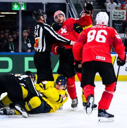 260528 Jack Berglund of Sweden during the 2026 IIHF Ice hockey, Eishockey World Championship, WM, Weltmeisterschaft quarterfinal match between Switzerland and Sweden on May 28, 2026 in Zürich. Photo: Jesper Zerman BILDBYRAN kod JZ JZ0733 ishockey ice hockey ishockey-vm 2026 vm 2026 iihf world championship kvartsfinal quarterfinal quarterfinals switzerland schweiz sverige sweden bbeng Copyright: JESPERxZERMAN BB260528JZ164