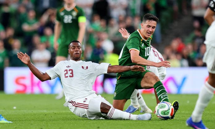 International Friendly, Länderspiel, Nationalmannschaft Aviva Stadium, Dublin 28 5 2026 Republic of Ireland vs Qatar Ireland s Jamie McGrath with Assim Madibo of Qatar Jamie McGrath with Assim Madibo 28 5 2026  Copyright: x INPHO RyanxByrnex RB1_0110
