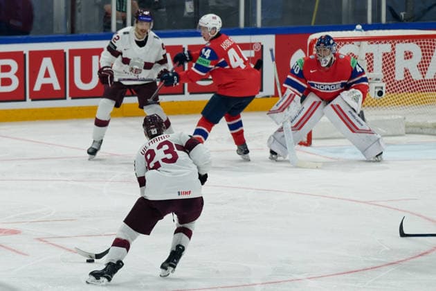 Fribourg, Switzerland - May 28 : Sandis Vilmanis of Latvia shoots in action (close up) during the 2026 IIHF Ice hockey, Eishockey World Championship, WM, Weltmeisterschaft Switzerland Quarter Final match between Norway and Latvia at BCF Arena on May 28 , 2026 in Fribourg, Switzerland.  Copyright: xGiuseppexVelletrix Sportspressphoto_SPR156409