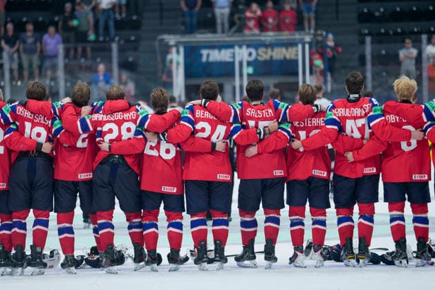 FRIBOURG, SWITZERLAND - MAY 28: Norway players during their National Anthem during the 2026 IIHF Ice hockey, Eishockey World Championship, WM, Weltmeisterschaft Switzerland game between Norway and Latvia at BCF Arena on May 28, 2026 in Fribourg, Fribourg. Fribourg BCF Arena Fribourg Switzerland Copyright: xJustPictures.ch JarixPestelaccix jp-en-EuSpIm-JP6_JAR_Norway_Latvia_28May2026_00210