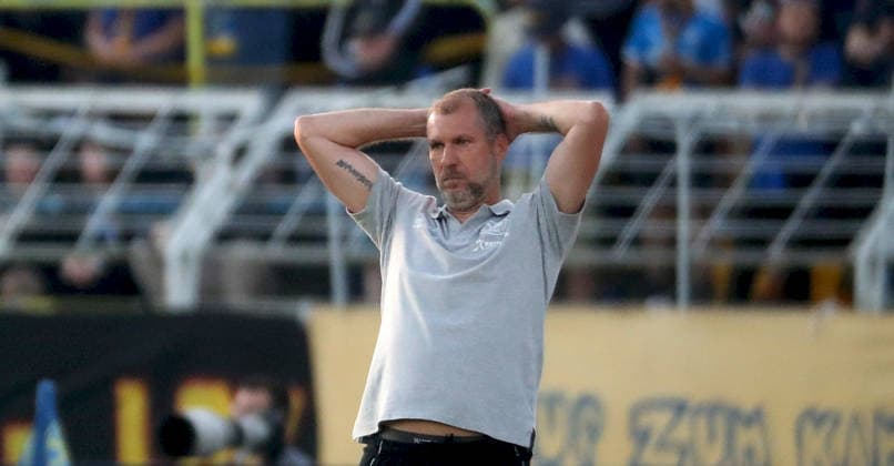 28.05.2026, xfsx, Herren, Fussball, Saison 2025 2026, Aufstiegsspiele zur 3. Liga, Play-Offs: 1. FC Lokomtive Leipzig - FC Wuerzburger Kickers v.li.: Trainer Jochen Seitz (1. FC Lokomotive Leipzig) enttaeuscht schauend, Enttaeuschung, disappointed, Einzelbild Leipzig Bruno-Plache-Stadion Sachsen Deutschland