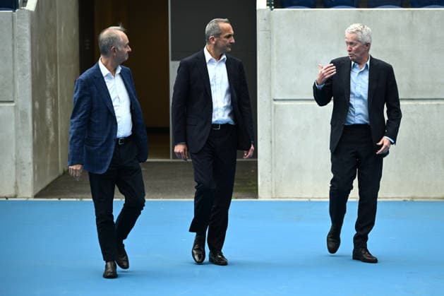 TENNIS AUSTRALIA ANDREW ABDO, (L-R)Tennis Australia Chair Chris Harrop, Incoming Tennis Australia CEO Andrew Abdo and outgoing Tennis Australia CEO Craig Tiley arrive during a Tennis Australia press conference, PK, Pressekonferenz at KIA Arena, in Melbourne, Friday, May 29, 2026. ( NO ARCHIVING MELBOURNE VICTORIA AUSTRALIA  Copyright: xJOELxCARRETTx 20260529151113134010