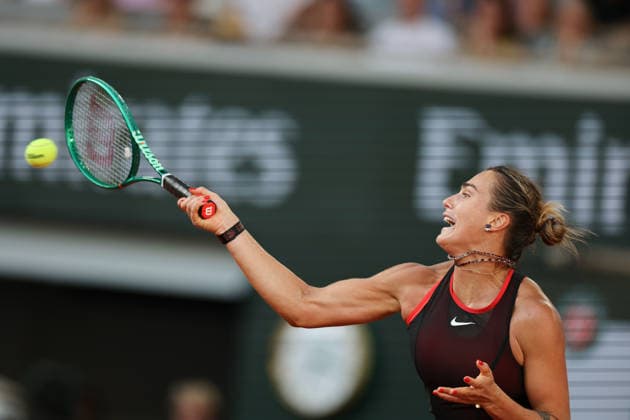 (260529) -- PARIS, May 29, 2026 -- Aryna Sabalenka hits a return during the women s singles second round match between Aryna Sabalenka of Belarus and Elsa Jacquemot of France at the French Open tennis tournament at Roland Garros, Paris, France, May 28, 2026. ) (SP)FRANCE-PARIS-TENNIS-FRENCH OPEN-WOMEN S SINGLES-2ND ROUND WuxHuiwo 