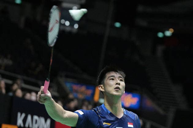 (260529) -- SINGAPORE, May 29, 2026 -- Loh Kean Yew hits a return during men s singles round of 16 match between Loh Kean Yew of Singapore and Prannoy H. S. of India at the Singapore Badminton Open 2026 in Singapore on May 28, 2026. (Photo by Xinhua) (SP)SINGAPORE-BADMINTON-SINGAPORE OPEN-MEN S SINGLES ThenxChihxWey 