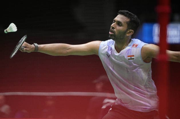 (260529) -- SINGAPORE, May 29, 2026 -- Prannoy H. S. hits a return during men s singles round of 16 match between Loh Kean Yew of Singapore and Prannoy H. S. of India at the Singapore Badminton Open 2026 in Singapore on May 28, 2026. (Photo by Xinhua) (SP)SINGAPORE-BADMINTON-SINGAPORE OPEN-MEN S SINGLES ThenxChihxWey 
