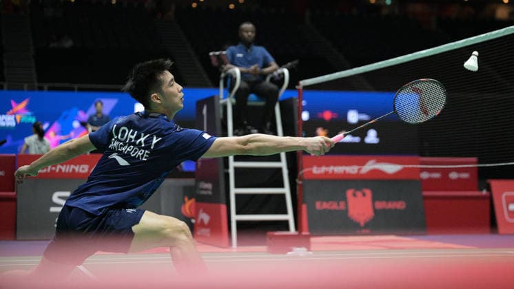 (260529) -- SINGAPORE, May 29, 2026 -- Loh Kean Yew hits a return during men s singles round of 16 match between Loh Kean Yew of Singapore and Prannoy H. S. of India at the Singapore Badminton Open 2026 in Singapore on May 28, 2026. (Photo by Xinhua) (SP)SINGAPORE-BADMINTON-SINGAPORE OPEN-MEN S SINGLES ThenxChihxWey 