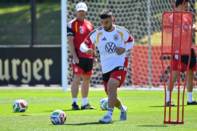 Deniz UNDAV (GER) am Ball,Aktion,Einzelaktion,Einzelbild, Freisteller,Ganzkoerperaufnahme,ganze Figur. Deutsche Fussball Nationalmannschaft,WM Vorbereitung, Trainingslager in Herzogenaurach am 28.05.2026.