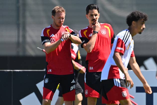 v.li:Bundestrainer Julian NAGELSMANN (GER), Co-Trainer Benjamin HUEBNER (GER), Nathaniel BROWN (GER). Deutsche Fussball Nationalmannschaft,WM Vorbereitung, Trainingslager in Herzogenaurach am 28.05.2026.