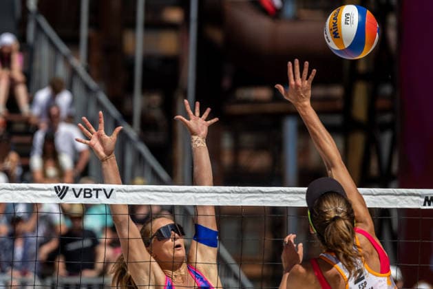 L-R Marketa Svozilova (CZE) and Sofia Izuzquiza Corulla (ESP) during the match Marketa Svozilova and Marie-Sara Stochlova from Czech Republic vs Sofia Izuzquiza Corulla and Tania Moreno Matveeva from Spain at the Pro Tour, Beach volleyball, Beachvolleyball tournament of Elite category, Ostrava, Czech Republic, May 29, 2026. (CTKxPhoto VladimirxPrycek) CTKPhotoP2026052903983  CTKPhotoP2026052903983