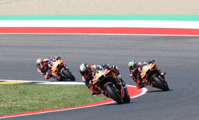 29.05.2026, Autodromo Internazionale del Mugello, Mugello, MotoGP Grosser Preis von Italien 2026 ,im Bild Pedro Acosta (ESP), Red Bull KTM Factory Racing, Brad Binder (ZAF) (Photo by Hasan Bratic DeFodi Images) -