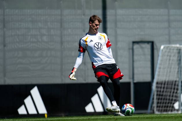 GER, Fußball Herren Nationalmannschaft Deutschland, Training 28.05.2026, Adidas Homeground, Herzogenaurach, GER, Fußball Herren Nationalmannschaft Deutschland, Training, im Bild Alexander Nübel (Deutschland, 21) am Ball, *** GER, Football mens national team Germany, training 28 05 2026, Adidas Homeground, Herzogenaurach, GER, Football mens national team Germany, training, in the picture Alexander Nübel Germany, 21 on the ball, nordphotoxGmbHx xMemmler nph00005