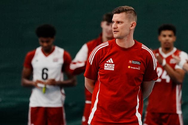 VOLLEYBALL - OEVV, AUT vs ESP, test match STEINBRUNN,AUSTRIA,29.MAY.26 - VOLLEYBALL - OEVV, Oesterreichischer Volleyball Verband, test match, Austria vs Spain. Image shows head coach Adam Swaczyna (AUT).  GEPAxpictures xKevinxKada