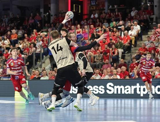 29.05.2026 - Handball - 1. Bundesliga DAIKIN HBL - Saison 2025 2026 - 33. Spieltag: HC Erlangen Metropolregion Nürnberg HCE - Bergischer HC - DaMa - xdaxmax - Gerdas Babarskas (14, Bergischer HC ) Antonio Metzner (27, HC Erlangen HCE )