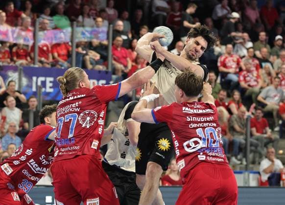 29.05.2026 - Handball - 1. Bundesliga DAIKIN HBL - Saison 2025 2026 - 33. Spieltag: HC Erlangen Metropolregion Nürnberg HCE - Bergischer HC - DaMa - xdaxmax - Maciej Gebala (77, HC Erlangen HCE ) Eloy Morante Maldonado (34, Bergischer HC ) Florian Scheerer (10, HC Erlangen HCE )