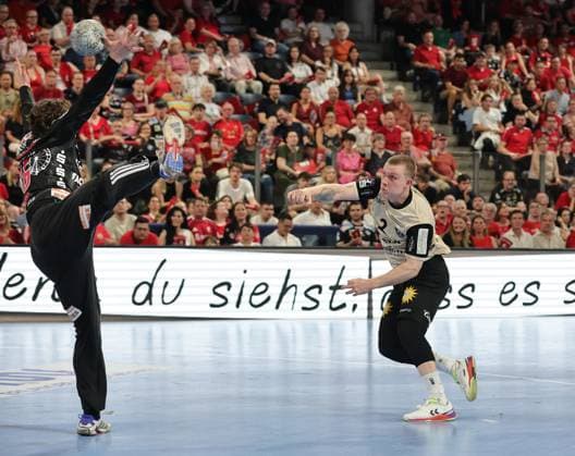 29.05.2026 - Handball - 1. Bundesliga DAIKIN HBL - Saison 2025 2026 - 33. Spieltag: HC Erlangen Metropolregion Nürnberg HCE - Bergischer HC - DaMa - xdaxmax - Tin Herceg (16, HC Erlangen HCE ) Noah Beyer (2, Bergischer HC )