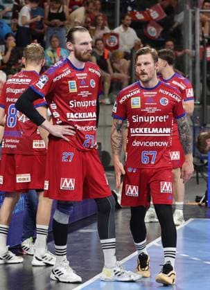29.05.2026 - Handball - 1. Bundesliga DAIKIN HBL - Saison 2025 2026 - 33. Spieltag: HC Erlangen Metropolregion Nürnberg HCE - Bergischer HC - DaMa - xdaxmax - Antonio Metzner (27, HC Erlangen HCE ) Hampus Olsson (67, HC Erlangen HCE ) enttäuscht Enttäuschung