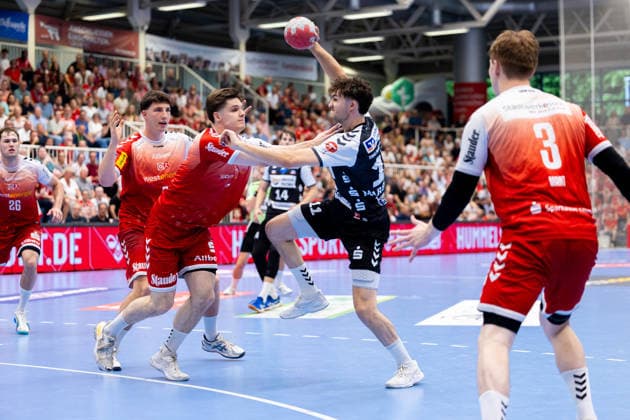 29.05.2026, 33. Spieltag der 2. Handball Bundesliga, TuSEM Essen - HSG Nordhorn-Lingen. v. l. Valentin Willner (TuSEM Essen), Felix Eißing (TuSEM Essen), Tarek Marschall (HSG Nordhorn-Lingen). Essen Am Hallo NRW Deutschland xRHR-FOTO DEx Copyright: DennisxEwert RHR-FOTOx RHR-FOTO DE