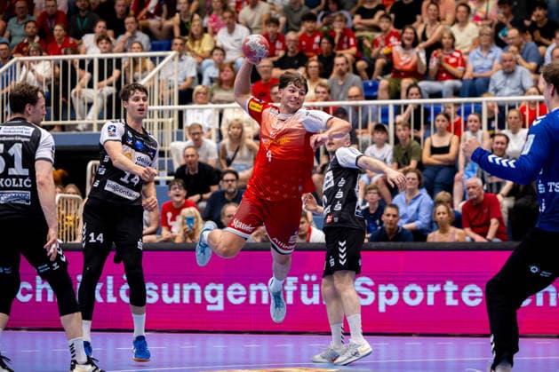 29.05.2026, 33. Spieltag der 2. Handball Bundesliga, TuSEM Essen - HSG Nordhorn-Lingen. v. l. Ian Hütter (HSG Nordhorn-Lingen), Felix Göttler (TuSEM Essen). Essen Am Hallo NRW Deutschland xRHR-FOTO DEx Copyright: DennisxEwert RHR-FOTOx RHR-FOTO DE
