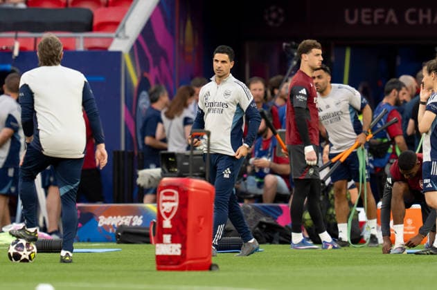 Arsenal FC Training Session - MD-1 UEFA Champions League Final Mikel Arteta Head Coach of Arsenal FC looks on during the Arsenal FC Training Session ahead the UEFA Champions League Final match between Paris Saint-Germain Fc and Arsenal FC at Puskas Arena on May 29, 2026 in Budapest, Hungary Budapest Puskas Arena Hungary Hungary Copyright: xGiuseppexMaffiax 260529_UCL_Arsenal_TrainingSession_GM_08484