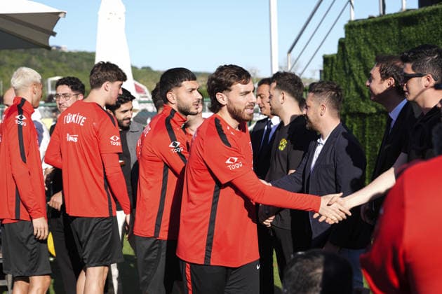 Turkish National Football Team training session ISTANBUL, TURKIYE - MAY 29: Turkish National Football Team players and head coach Vincenzo Montella celebrate the Eid al-Adha with members of the press before a training session ahead of the 2026 FIFA World Cup, WM, Weltmeisterschaft, Fussball at Hasan Dogan National Teams Camp and Training Facilities in Istanbul, Turkiye on May 29, 2026. Beyza Comert Anadolu Istanbul Turkey. Editorial use only. Please get in touch for any other usage.  Copyright: x2026xAnadoluxBeyzaxComertx